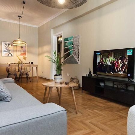 Pagrati Urban Oasis Getaway 2Bd Apt With Balcony เอเธนส์ ภายนอก รูปภาพ