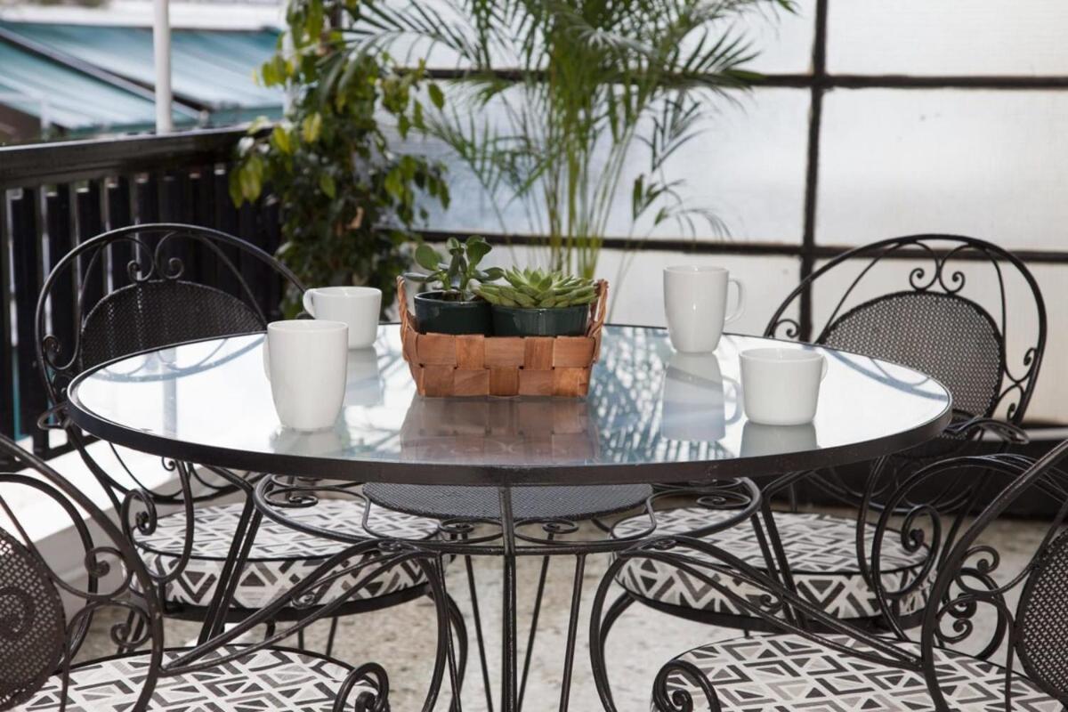 Pagrati Urban Oasis Getaway 2Bd Apt With Balcony เอเธนส์ ภายนอก รูปภาพ