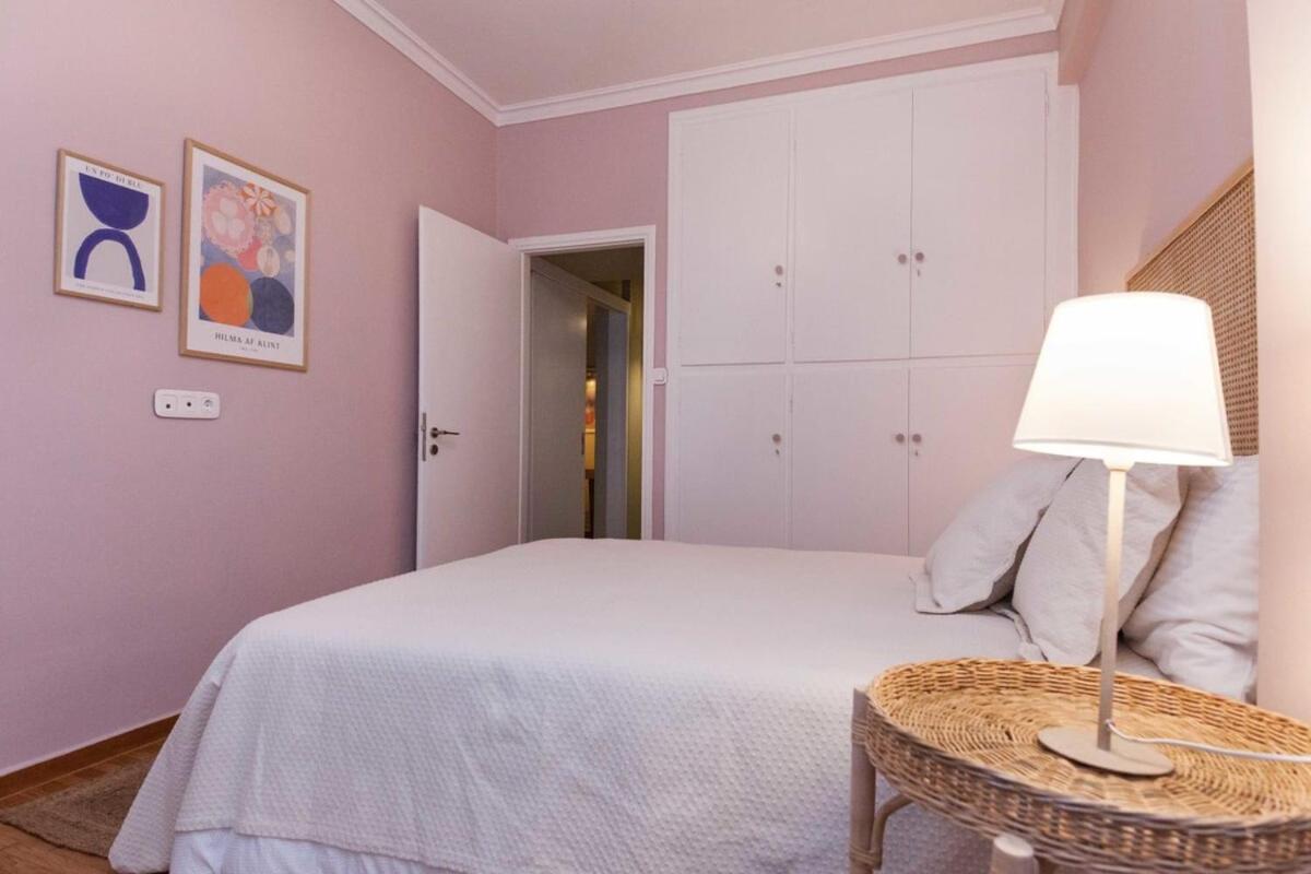 Pagrati Urban Oasis Getaway 2Bd Apt With Balcony เอเธนส์ ภายนอก รูปภาพ