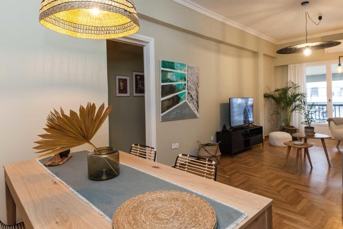 Pagrati Urban Oasis Getaway 2Bd Apt With Balcony เอเธนส์ ภายนอก รูปภาพ